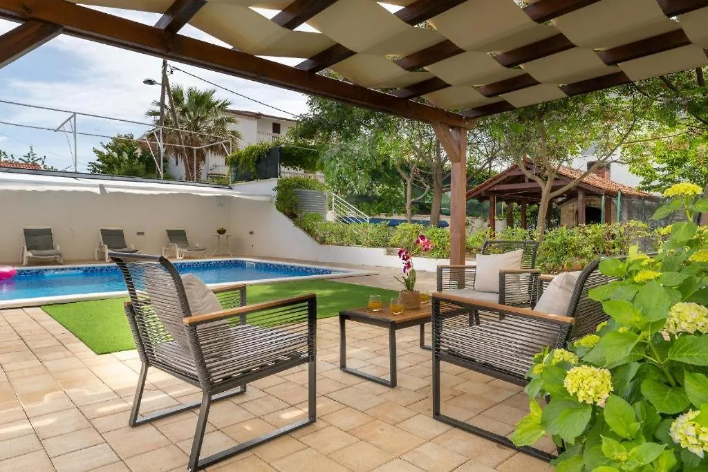 Apartments Villa Mirela Petrčane