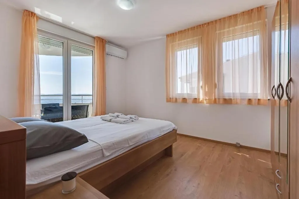 Apartments Villa Mirela Petrčane