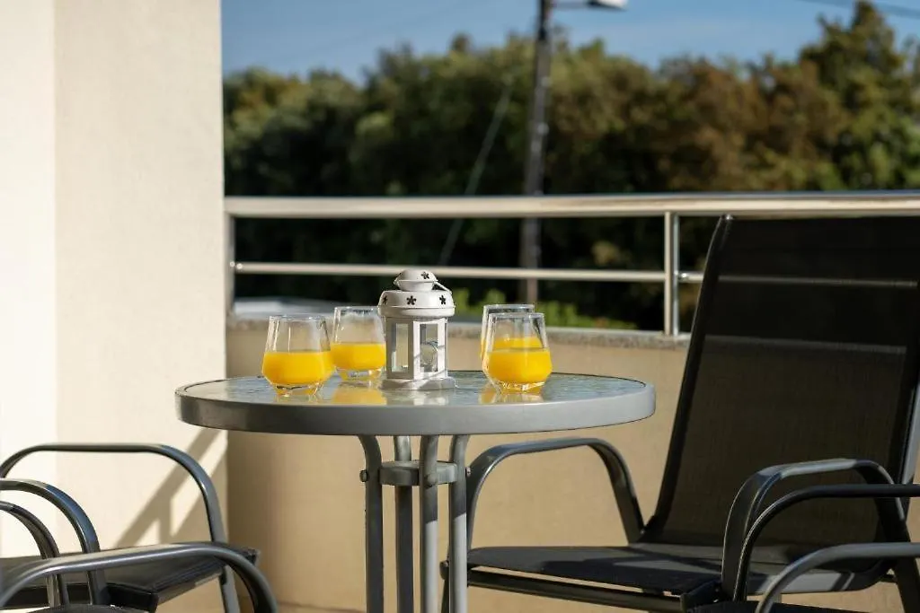Apartments Villa Mirela Petrčane