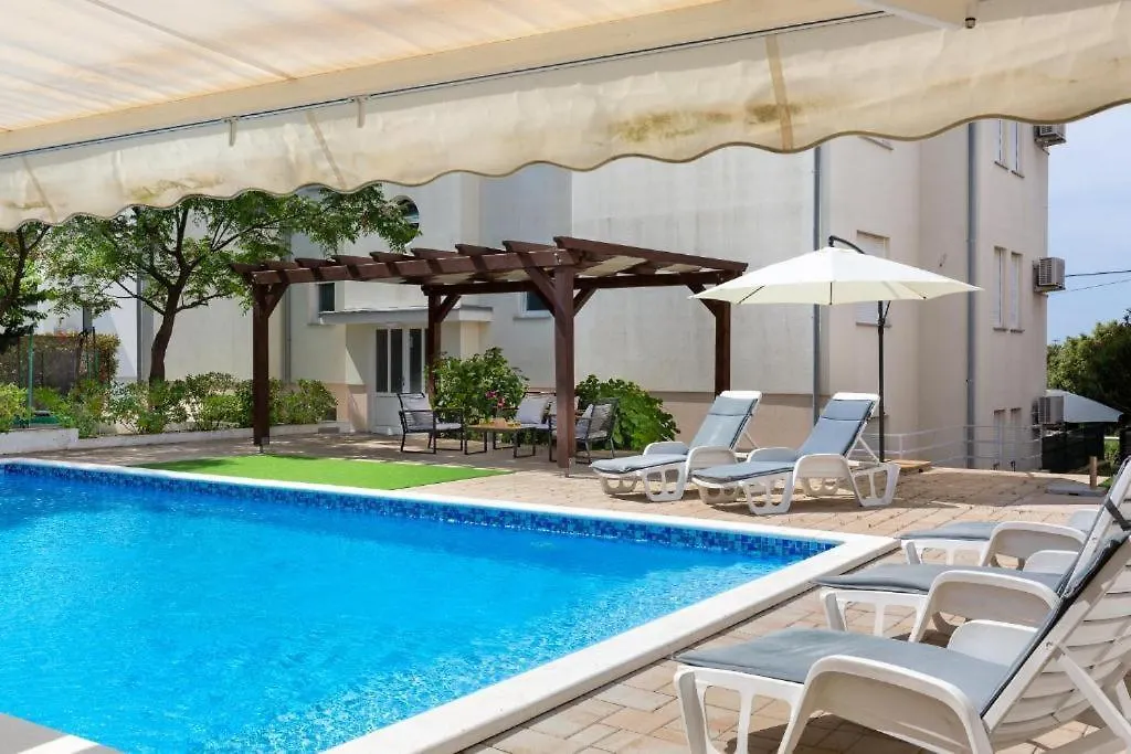 Apartments Villa Mirela Petrčane